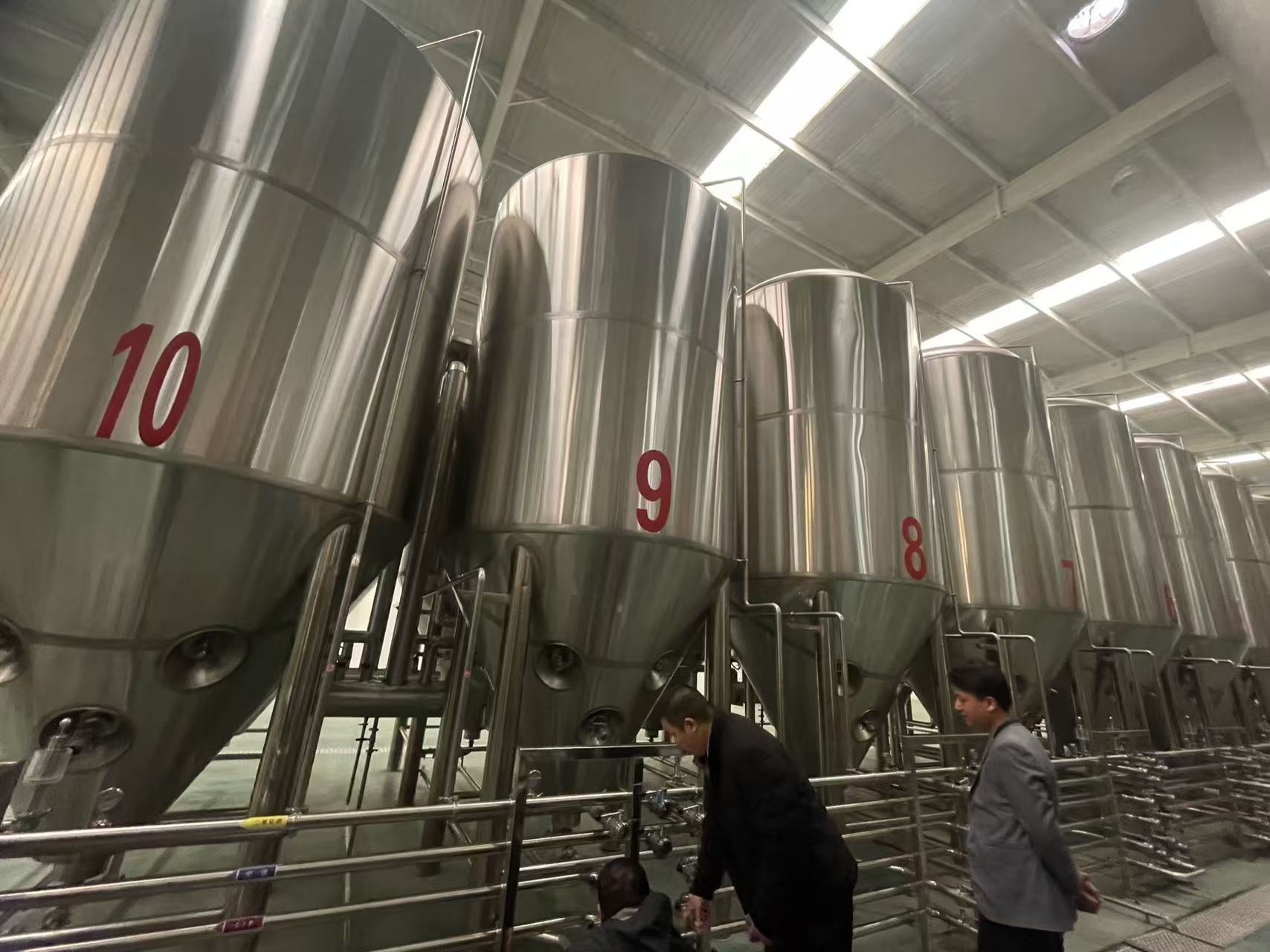 郸城精酿啤酒设备厂—平面布置、设备设计、制造、调试、培训等一条龙服务